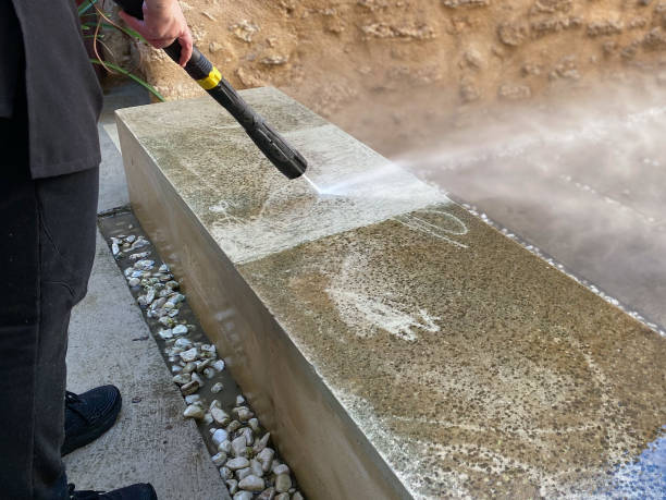Best Deck Cleaning Services  in Utica, OH