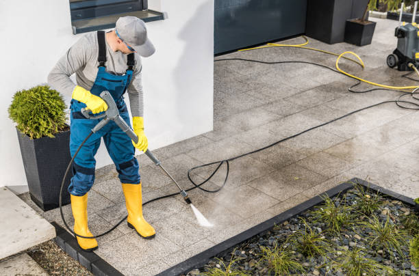 Best Pressure Washing Siding  in Utica, OH